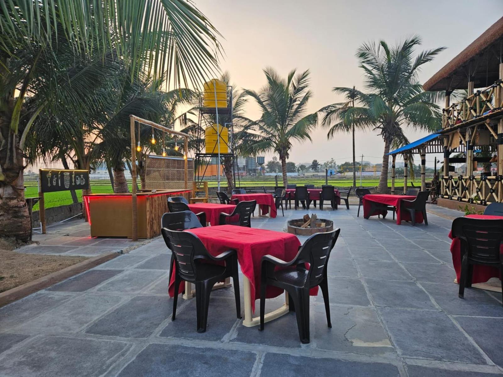 The King On The Rocks Resort Hampi Buitenkant foto