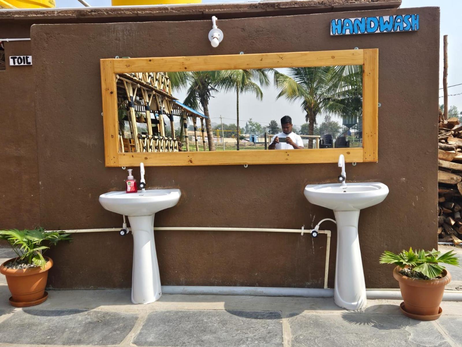 The King On The Rocks Resort Hampi Buitenkant foto